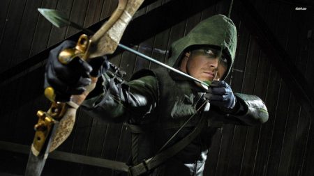 Arrow beşinci sezonda beklenilen finali yapmayacak!