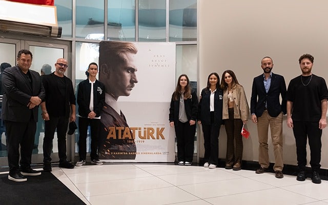 “Atatürk” filminin ekibi Darüşşafakalı öğrencilerle buluştu