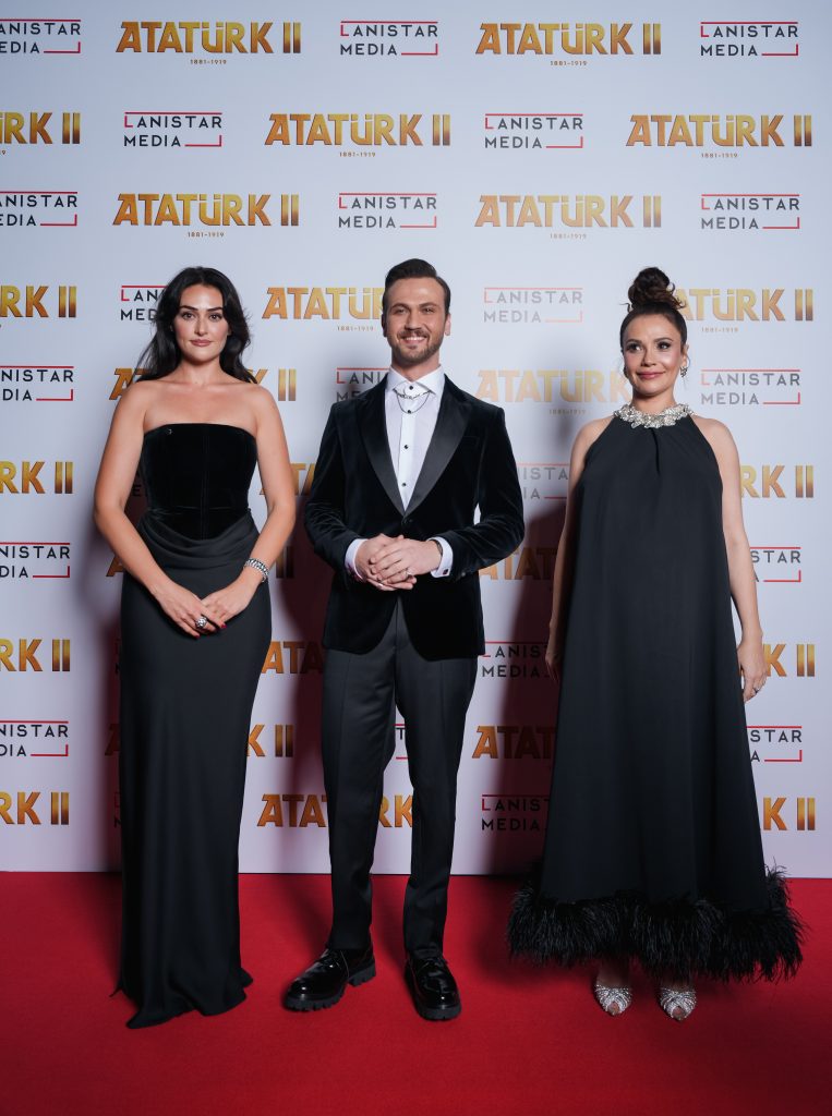 “ATATÜRK II” filminin galası millî mücadele ruhunu hatırlattı!