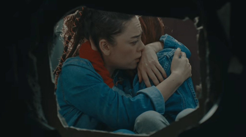Avlu yeni bölümde neler olacak? Zerrin öldü mü? Nergis Öztürk diziden ayrılıyor mu?