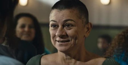 Avlu'nun Naciye'si Hülya Şen