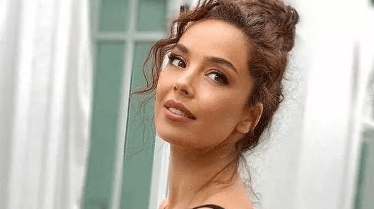 Azra Akın’dan müjdeli haber! Azra Akın'dan müjdeli haber!