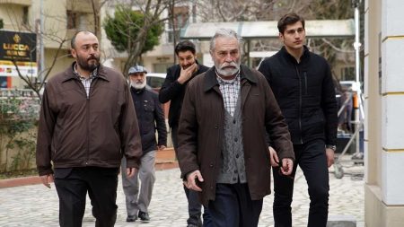Baba Dizisi Emin Saruhanlı Kimdir? Nasıl Bir Karakter?