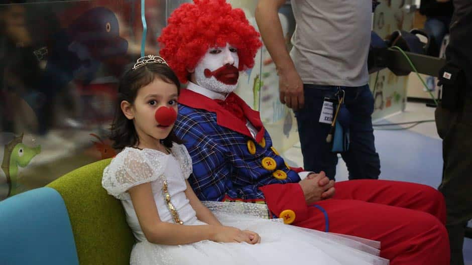 Babamın Günahları dizisinde Kadir Doğulu kızı Zeyno için Palyaço oldu!