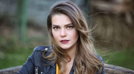 Babil Ayşe (Aslı Enver) kimdir?