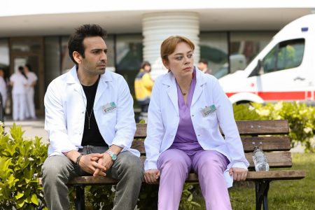 Bahar: Uyanmaya Hazır Mısın? 13. Bölümde Bahar'ı yangından kurtaran Evren oldu!