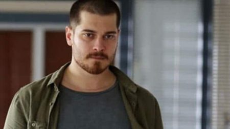 Barbaros dizisinden vazgeçen Çağatay Ulusoy Şeref Sözü dizisini de reddetti!