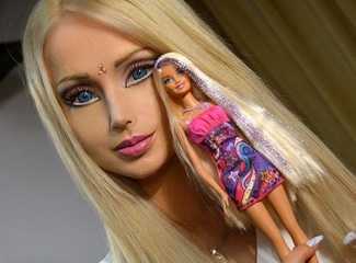 Barbie bebek gibi görünme trendi büyüyor!