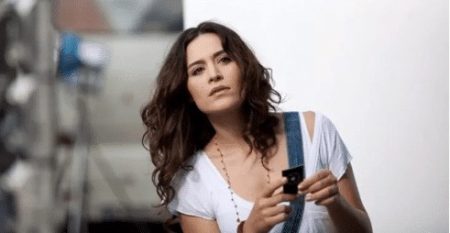 Belçim Bilgin yeni dizisi Hekimoğlu'nun müjdesini verdi!