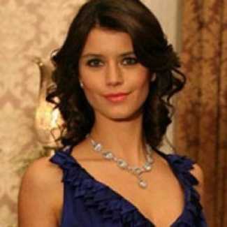 Beren Saat karate öğrenmeye başladı