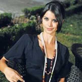 Beren Saat yalnızken daha mutlu