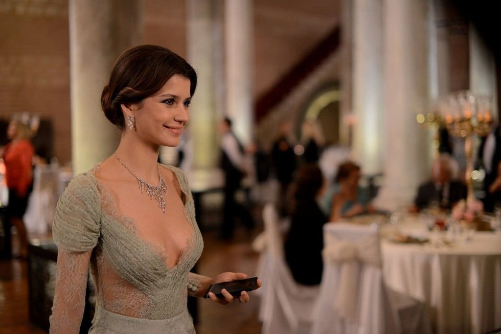 Beren Saat yeni bir yapım ile dönüyor!