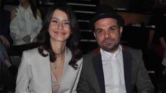 Beren Saat'i yalnız bırakmıyor!