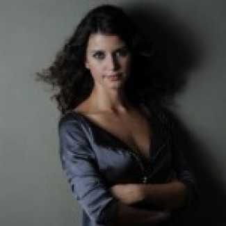 Beren Saat'in başına talih kuşu kondu