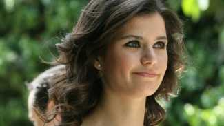 Beren Saat'ten Ebru Şallı'ya çalım!