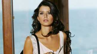 Beren Saat'ten 'Edep Ya Hu'ya anlamlı cevap!