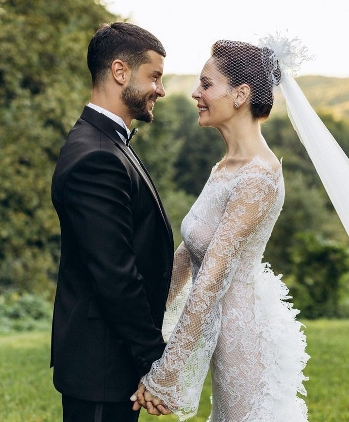 Berk Oktay'dan eşine milyonluk hediye!