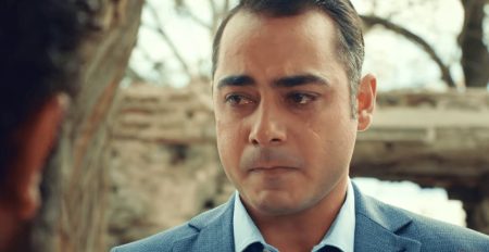 Bir Aile Hikayesi Mahur kimdir?