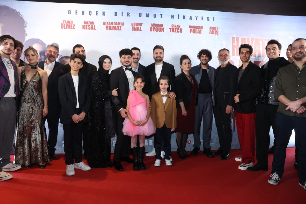 Bir umut hikayesi olan "Hayatla Barış" filminin galası gerçekleşti