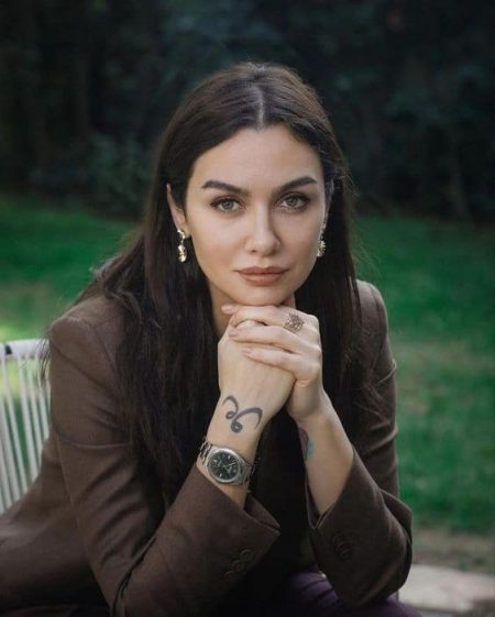 Birce Akalay: "Artık onlarla arama hissedilir mesafeler koymayı başarabiliyorum"