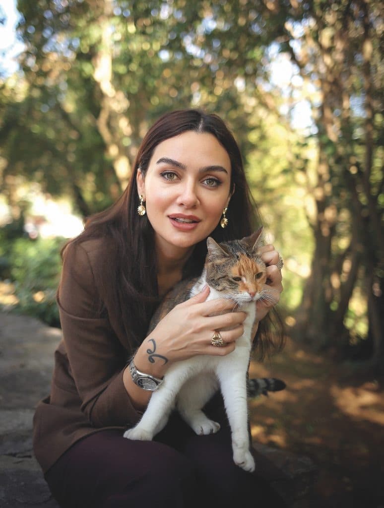 Birce Akalay "Kuş Uçuşu" sonrası hangi dizi projesi ile ekrana dönüyor?