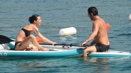 Birce Akalay ve Burak Deniz'in sörf keyfi!