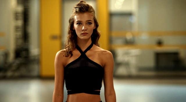 Bizim Hikaye Deniz (Melisa Döngel) kimdir?
