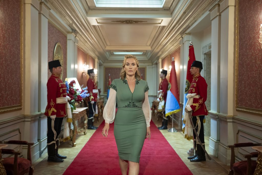 BluTV'nin yeni mini dizisi "The Regime" yayında!