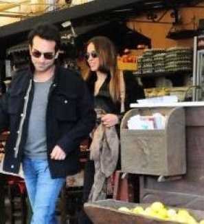 Buğra Gülsoy nişanlandı mı?
