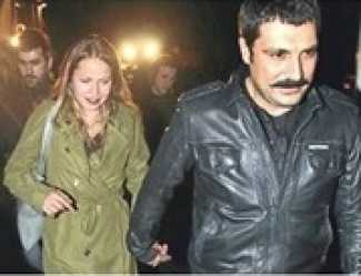 Bülent İnal evleniyor