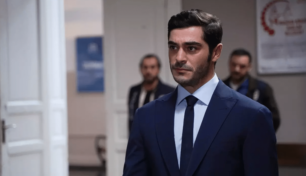 Burak Deniz'e bir ödül de Dubai'den!