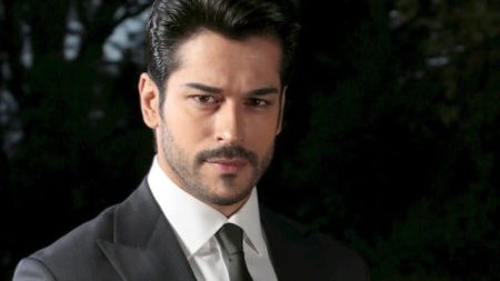 Burak Özçivit seneye ekranlarda olacak!