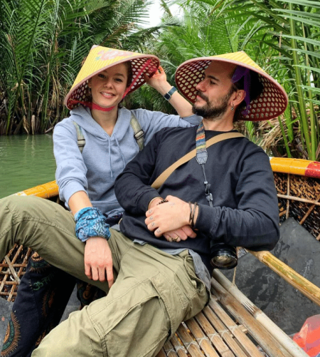 Burcu Biricik'ten anne-kız pozu!
