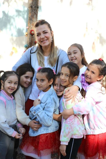 Burcu Kara'dan Kahramanmaraş'a ziyaret:  ''Umutları gözlerinden okunuyordu''
