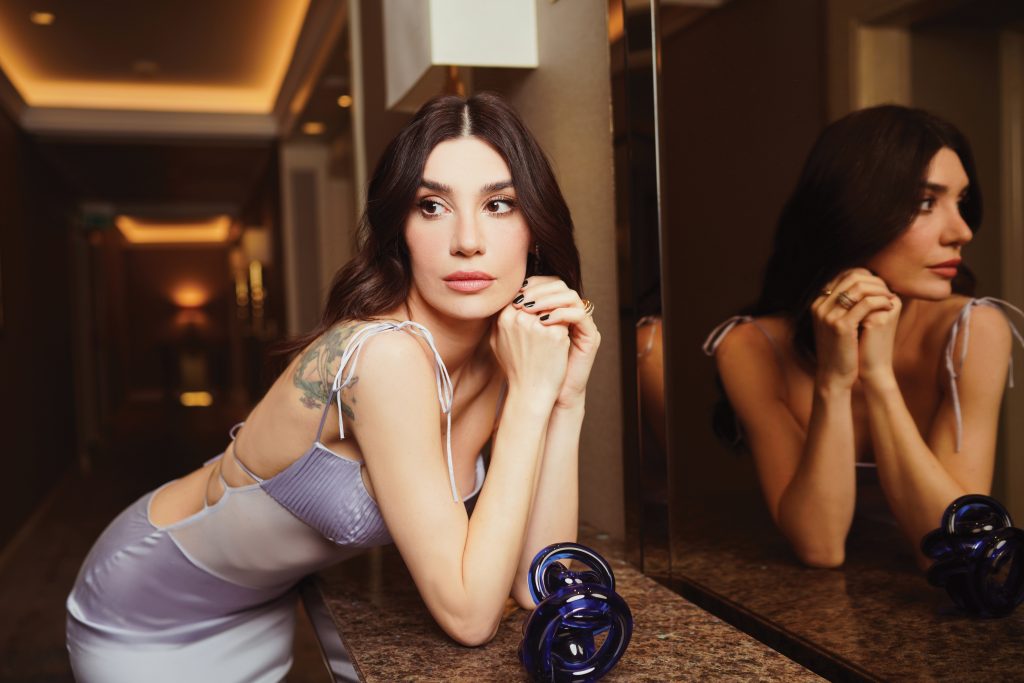 Burcu Kıratlı'dan çok özel açıklamalar!