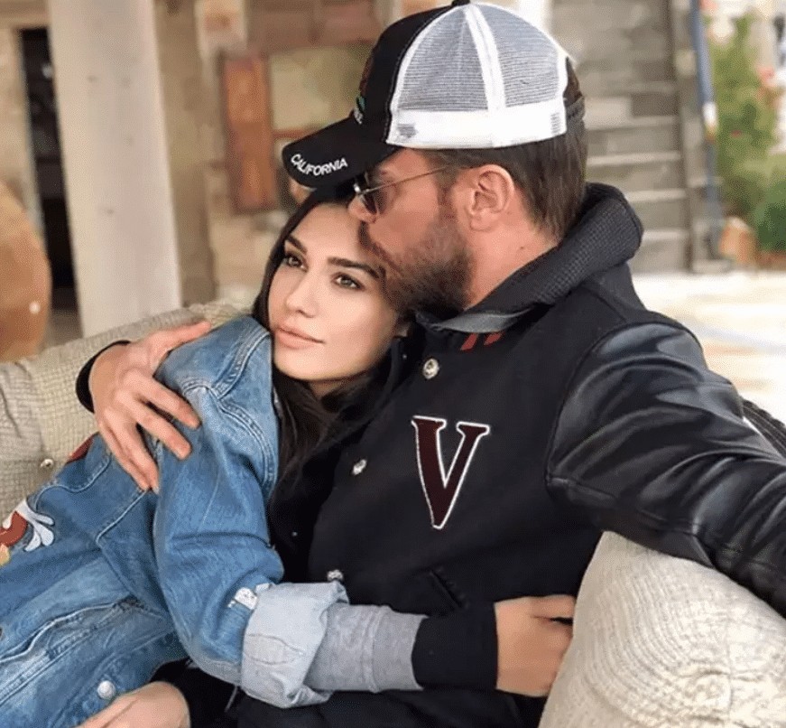 Burcu Kıratlı’nın Sinan Akçıl itirafı olay yarattı Burcu Kıratlı'nın Sinan Akçıl itirafı olay yarattı