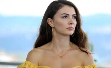 Burcu Özberk Geri Dönüyor! Aşk Mantık İntikam Dizisi Ortaya Çıktı