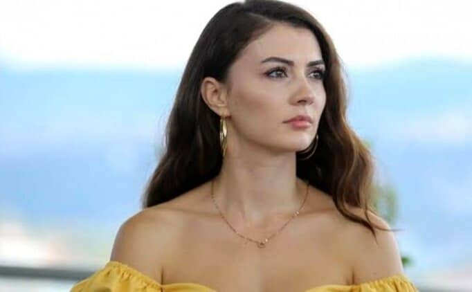 Burcu Özberk Geri Dönüyor! Aşk Mantık İntikam Dizisi Ortaya Çıktı