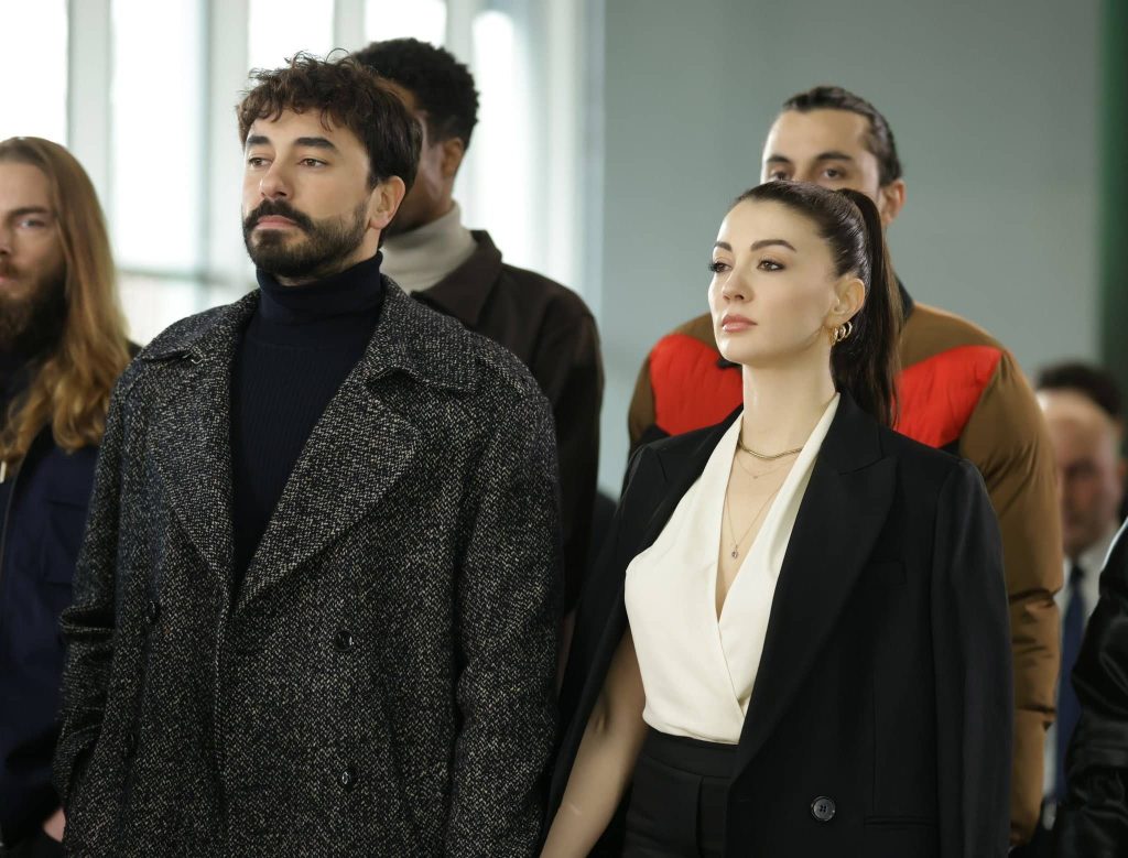 Burcu Özberk ve Gökhan Alkan'lı Kraliçe dizisinden ilk tanıtım yayınlandı! Dizi ne zaman ekrana gelecek?