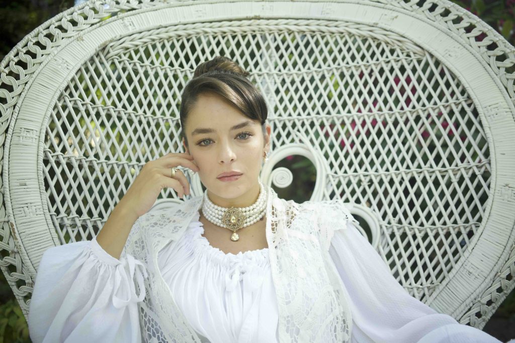 Buse Meral ilk sinema filmi "Cadı"yı anlattı!