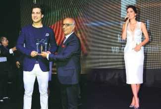 Çağatay Ulusoy ve Bergüzar Korel'e büyük onur!