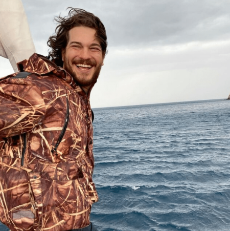 Çağatay Ulusoy'dan not: "Yerim seni"