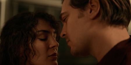 Çağatay Ulusoy’lu  Tam Bir Centilmen şimdi Netflix'te yayında!