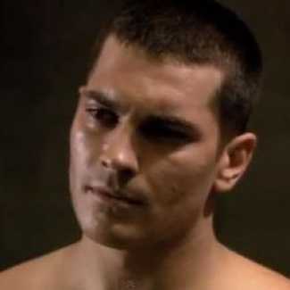 Çağatay Ulusoy'un hayranları böyle yaparak ünlü oyuncuya zarar veriyor