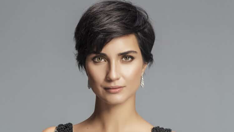 Call My Agent uyarlaması "Menajerimi Arayın" dizisinde Tuba Büyüküstün de olacak!