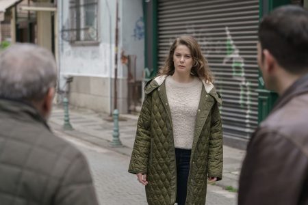 Camdaki Kız 76. Bölümde tüm sırlar ortaya çıktı! Nalan babasıyla ilgili gerçekleri öğrendi!