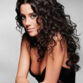 Cansu Dere