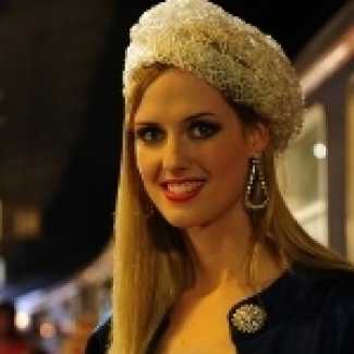 Carolin kapak oldu