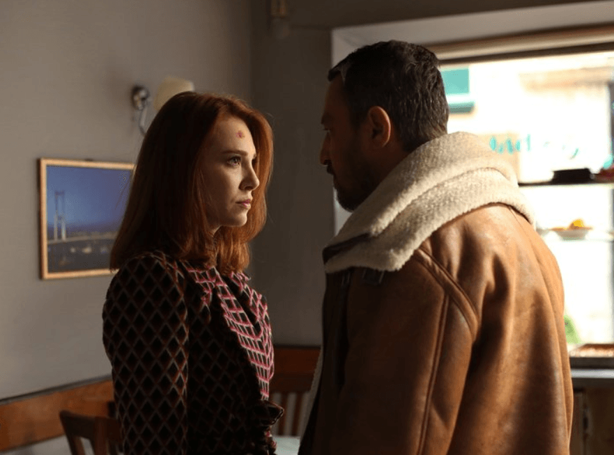 Çarpışma dizisi 5. bölümde Zeynep tehlikeli bir oyun oynayacak!