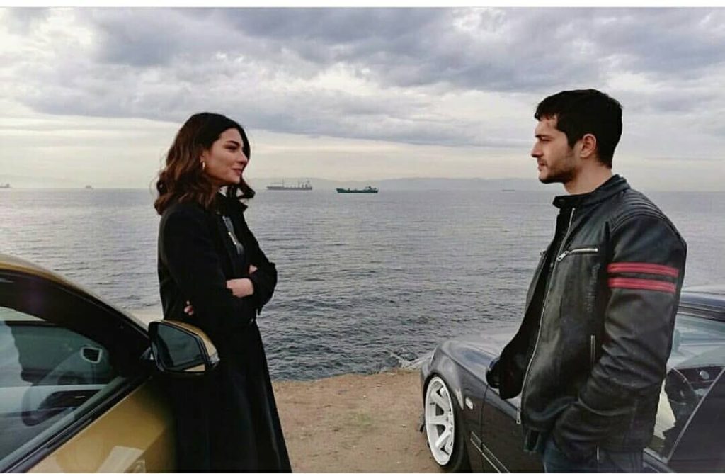 Çarpışma dizisinin Cemre ve Kerem ikilisi CemKer olarak trend listesine girdi!